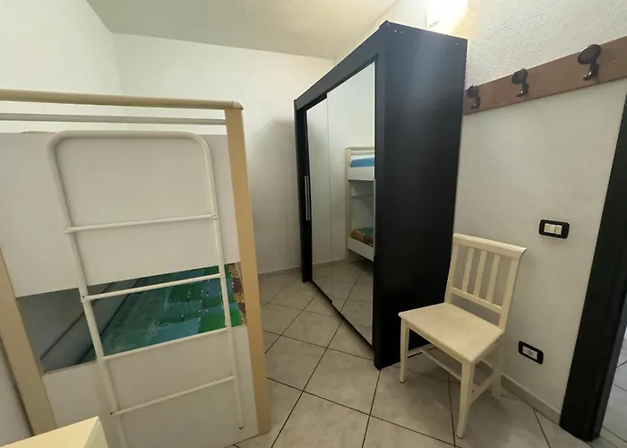 Pm 20 Via Alessandro Nanni アパート